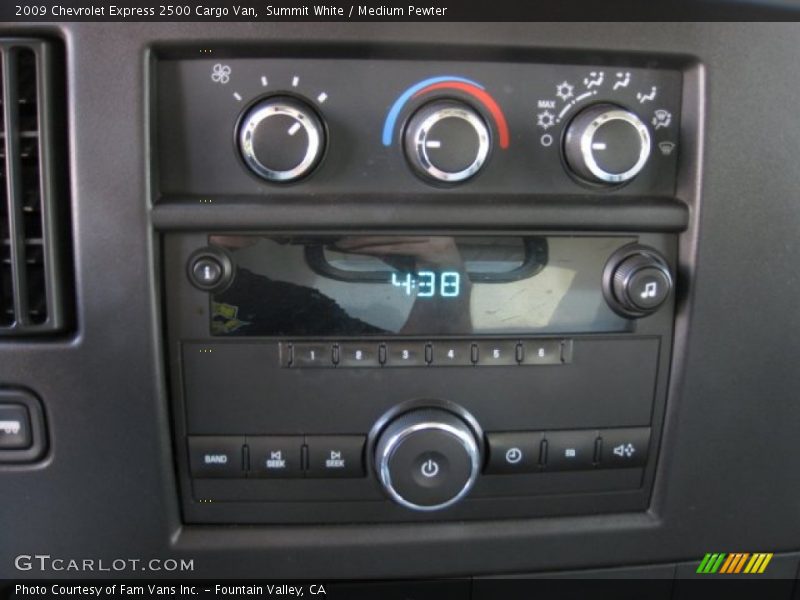 Summit White / Medium Pewter 2009 Chevrolet Express 2500 Cargo Van