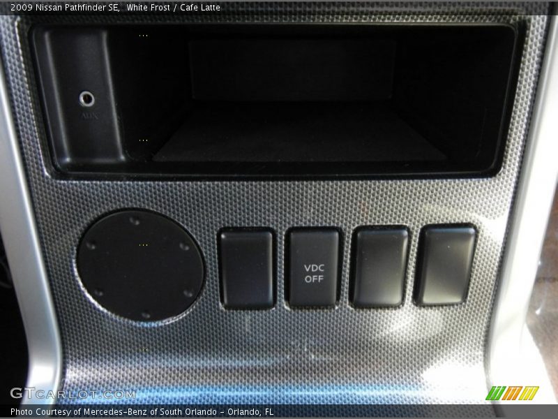 White Frost / Cafe Latte 2009 Nissan Pathfinder SE