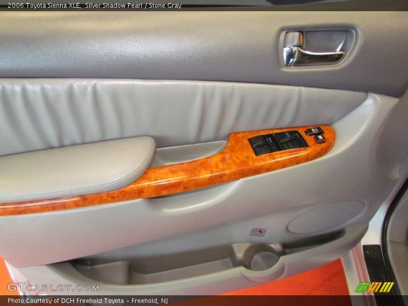 Silver Shadow Pearl / Stone Gray 2006 Toyota Sienna XLE