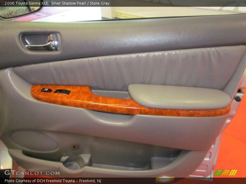 Silver Shadow Pearl / Stone Gray 2006 Toyota Sienna XLE