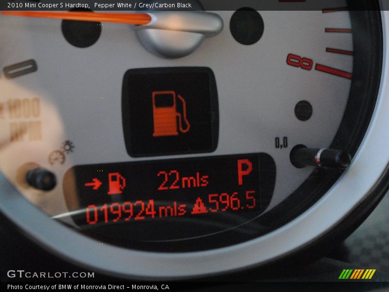 Pepper White / Grey/Carbon Black 2010 Mini Cooper S Hardtop