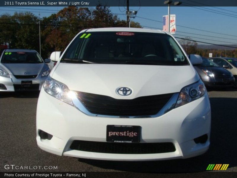 Super White / Light Gray 2011 Toyota Sienna LE