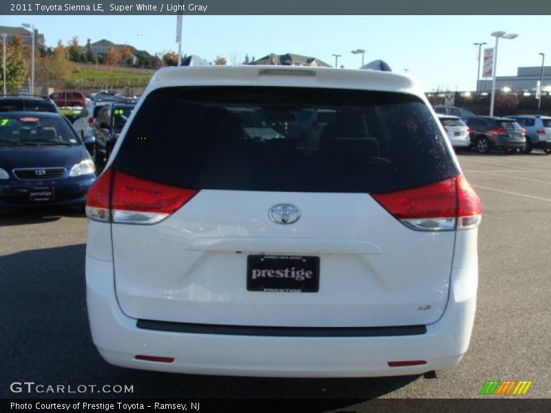 Super White / Light Gray 2011 Toyota Sienna LE