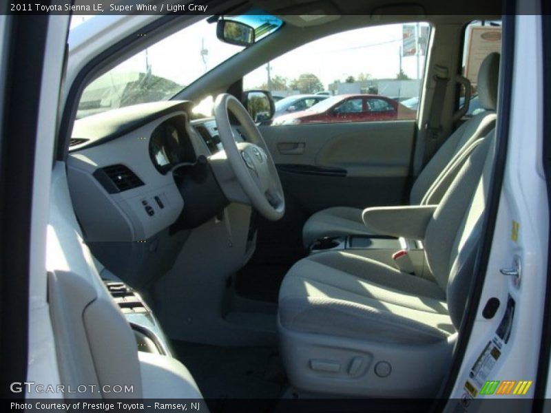 Super White / Light Gray 2011 Toyota Sienna LE