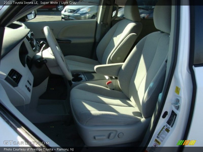 Super White / Light Gray 2011 Toyota Sienna LE