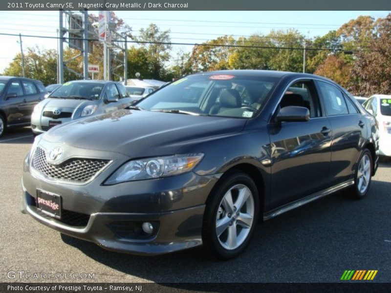 Magnetic Gray Metallic / Dark Charcoal 2011 Toyota Camry SE
