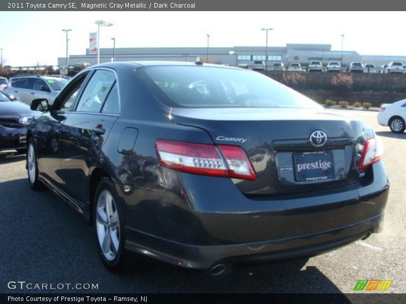 Magnetic Gray Metallic / Dark Charcoal 2011 Toyota Camry SE