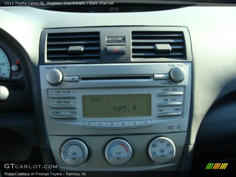 Magnetic Gray Metallic / Dark Charcoal 2011 Toyota Camry SE