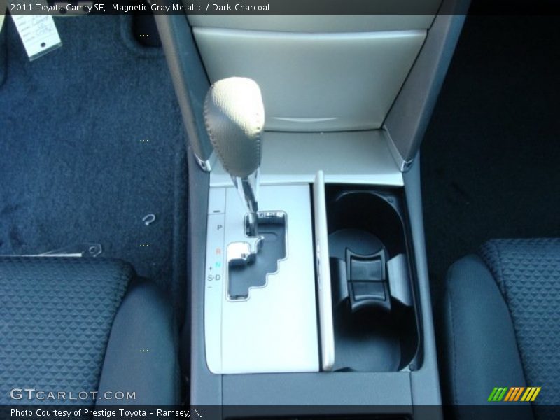 Magnetic Gray Metallic / Dark Charcoal 2011 Toyota Camry SE