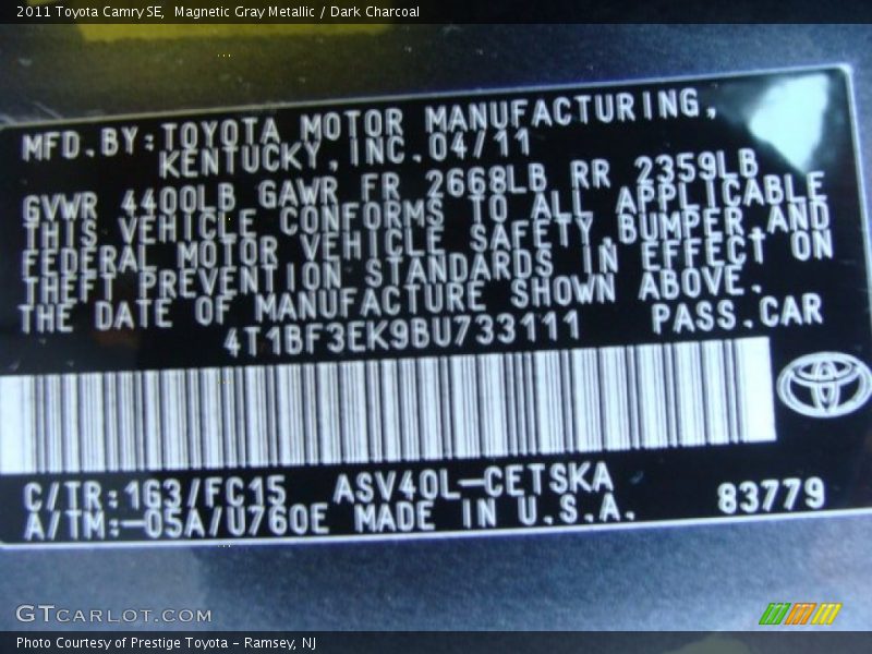 Magnetic Gray Metallic / Dark Charcoal 2011 Toyota Camry SE