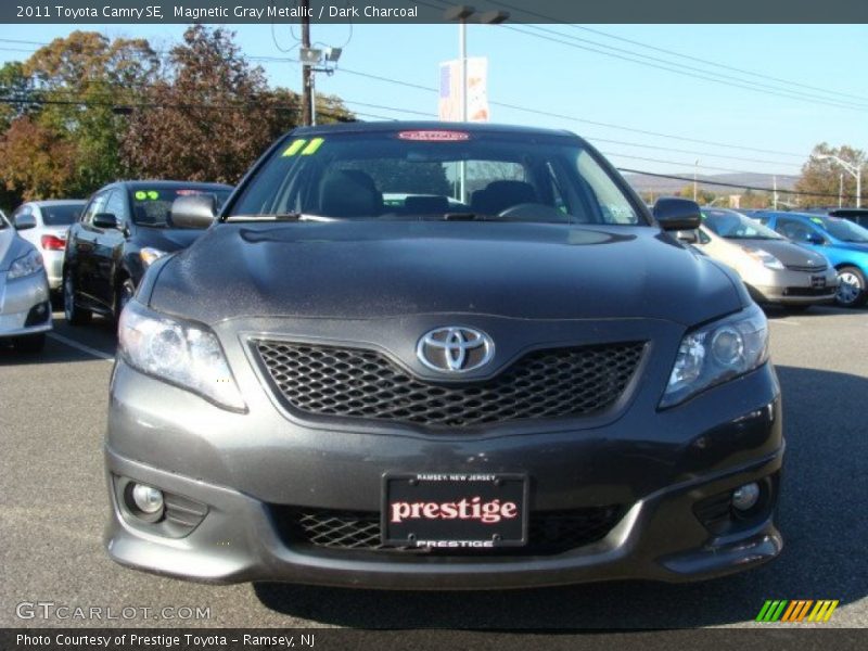 Magnetic Gray Metallic / Dark Charcoal 2011 Toyota Camry SE