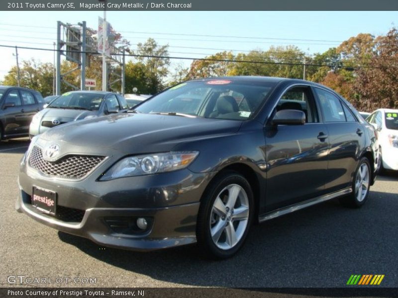 Magnetic Gray Metallic / Dark Charcoal 2011 Toyota Camry SE