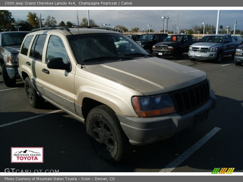 Champagne Pearlcoat / Camel 2000 Jeep Grand Cherokee Laredo 4x4