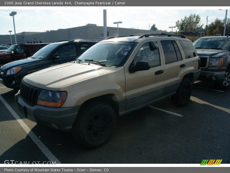 Champagne Pearlcoat / Camel 2000 Jeep Grand Cherokee Laredo 4x4