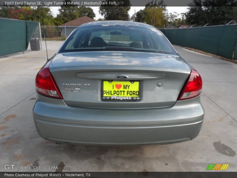 Light Tundra Metallic / Medium/Dark Flint 2007 Ford Taurus SE