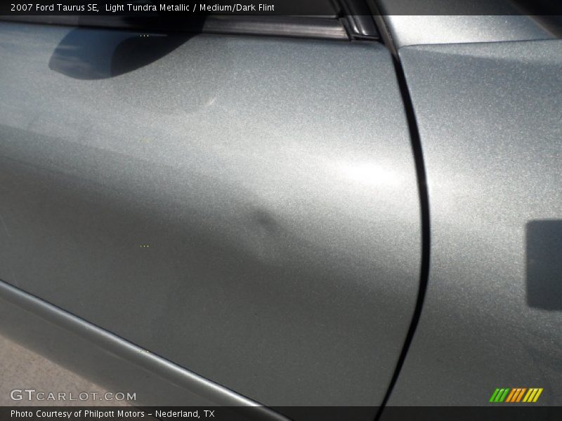 Light Tundra Metallic / Medium/Dark Flint 2007 Ford Taurus SE