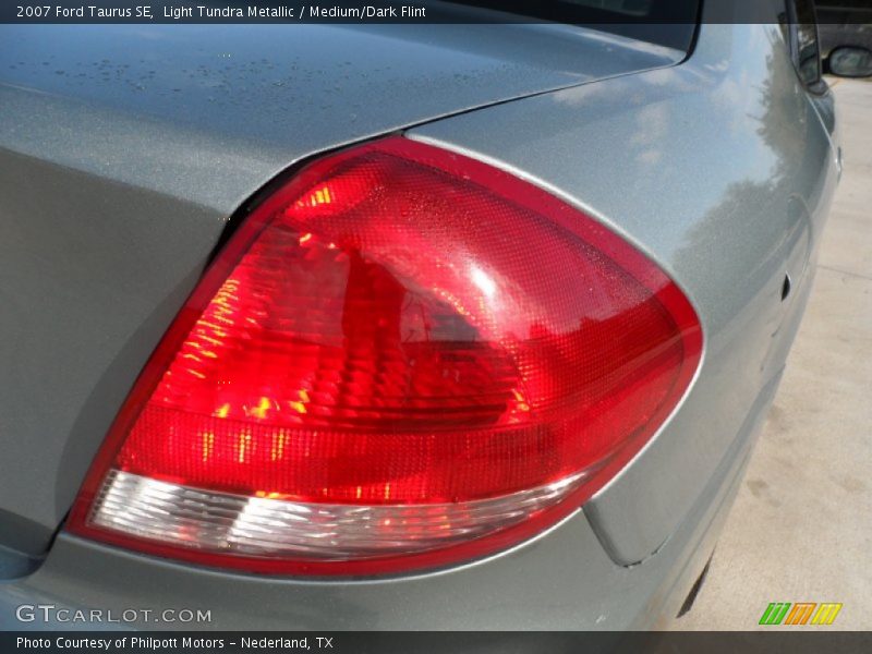 Light Tundra Metallic / Medium/Dark Flint 2007 Ford Taurus SE