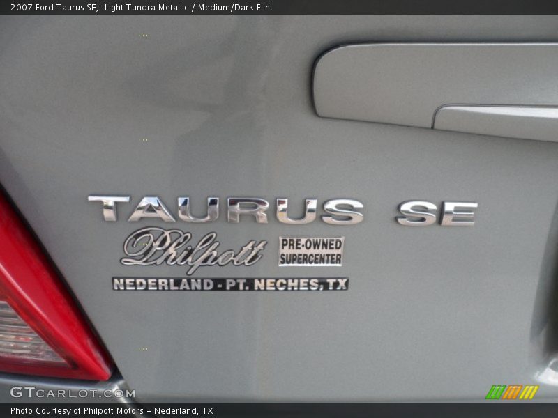 Light Tundra Metallic / Medium/Dark Flint 2007 Ford Taurus SE