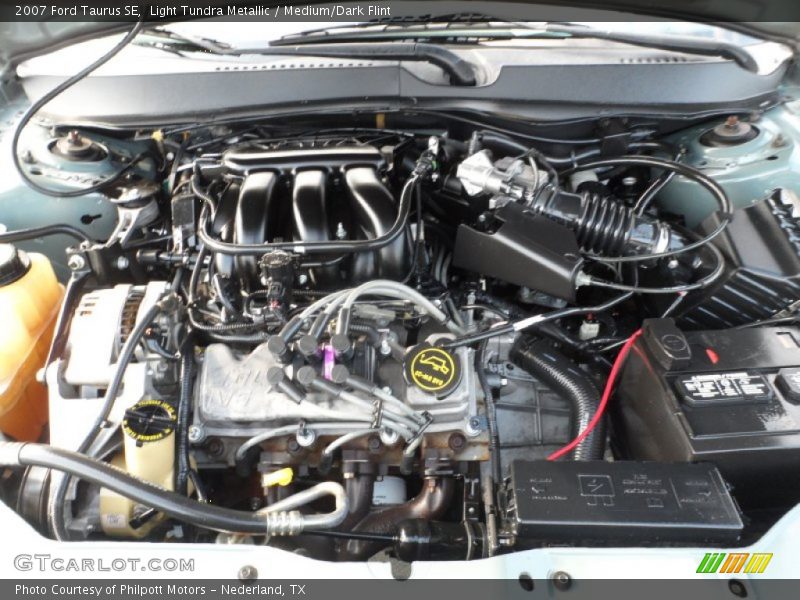 Light Tundra Metallic / Medium/Dark Flint 2007 Ford Taurus SE