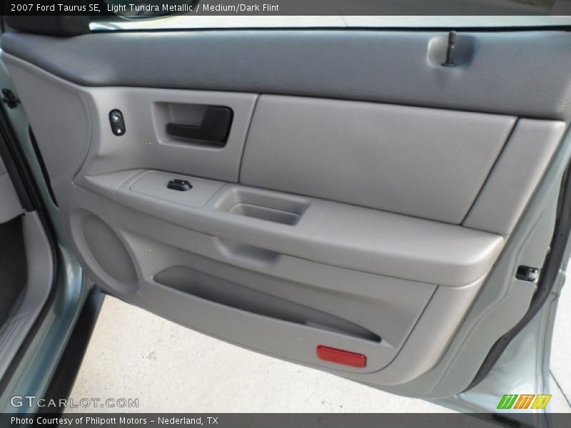 Light Tundra Metallic / Medium/Dark Flint 2007 Ford Taurus SE