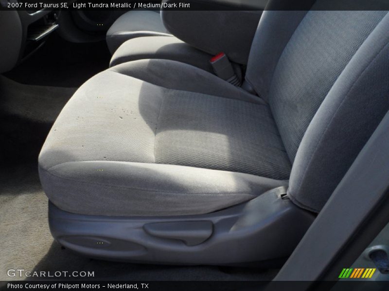 Light Tundra Metallic / Medium/Dark Flint 2007 Ford Taurus SE