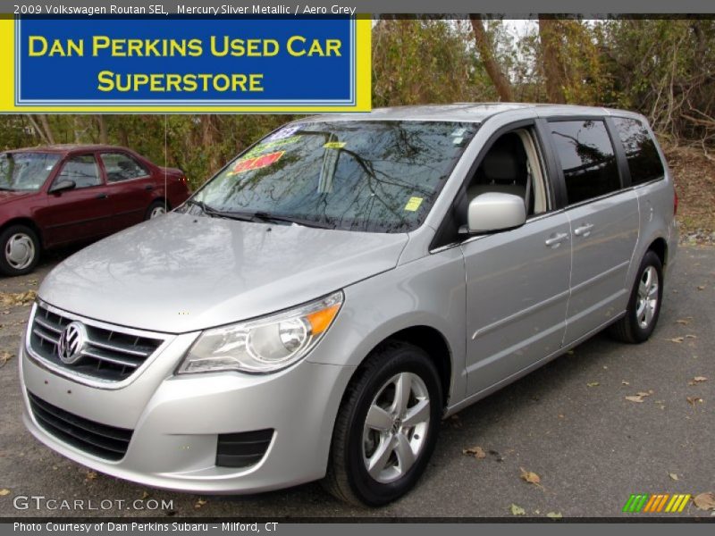 Mercury Sliver Metallic / Aero Grey 2009 Volkswagen Routan SEL