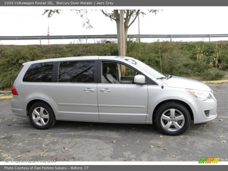Mercury Sliver Metallic / Aero Grey 2009 Volkswagen Routan SEL