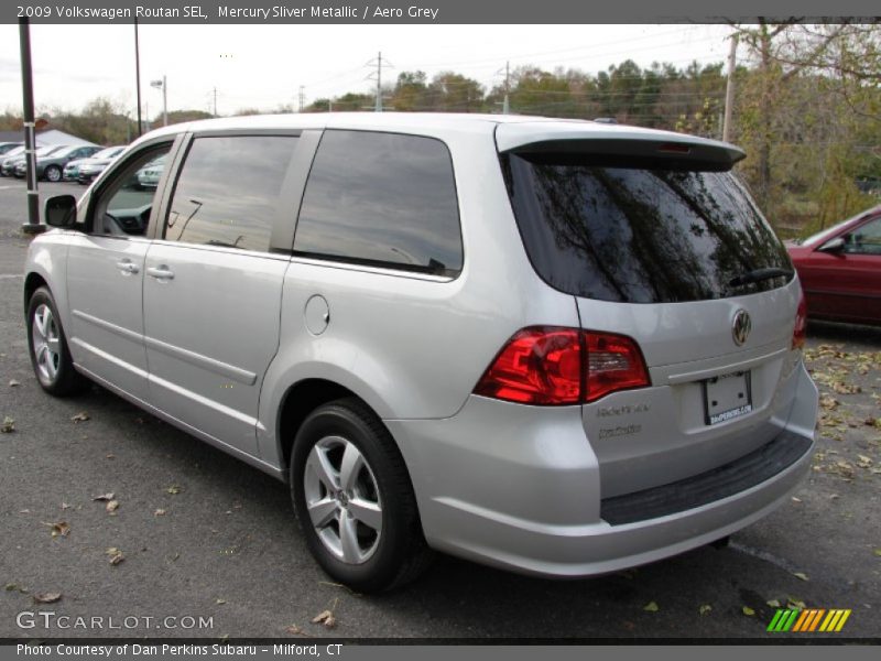Mercury Sliver Metallic / Aero Grey 2009 Volkswagen Routan SEL