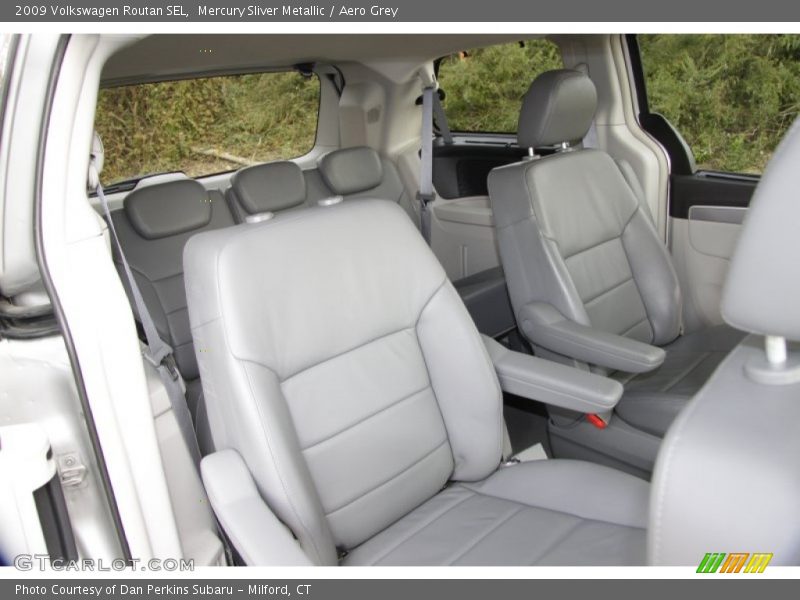 Mercury Sliver Metallic / Aero Grey 2009 Volkswagen Routan SEL