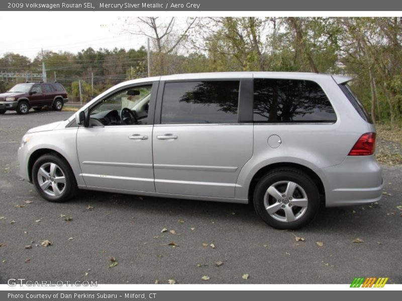 Mercury Sliver Metallic / Aero Grey 2009 Volkswagen Routan SEL