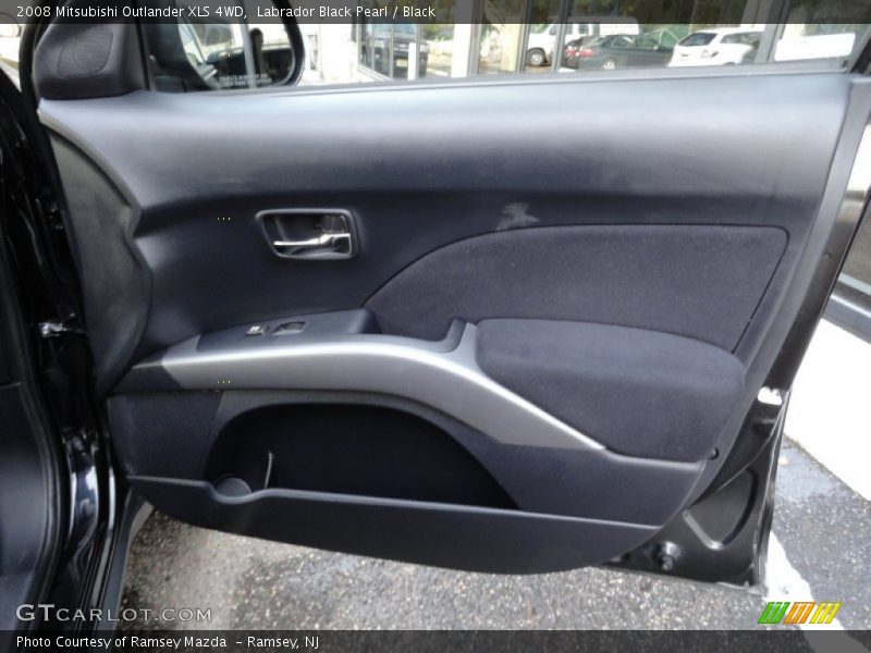 Door Panel of 2008 Outlander XLS 4WD