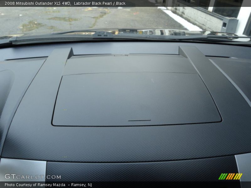 Labrador Black Pearl / Black 2008 Mitsubishi Outlander XLS 4WD