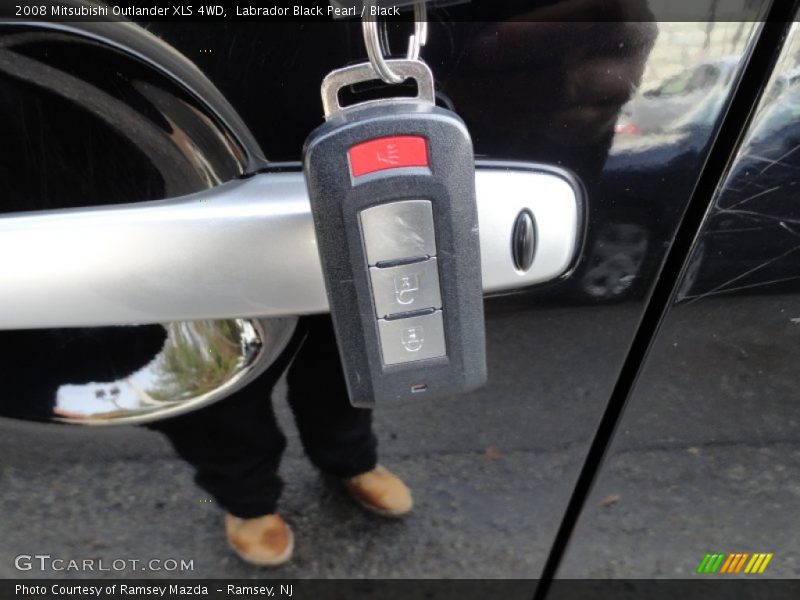 Keys of 2008 Outlander XLS 4WD
