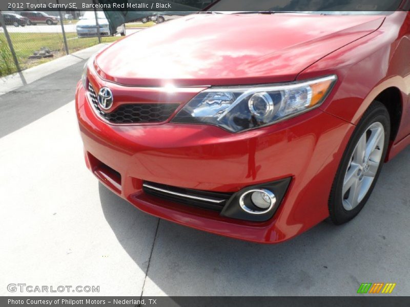 Barcelona Red Metallic / Black 2012 Toyota Camry SE