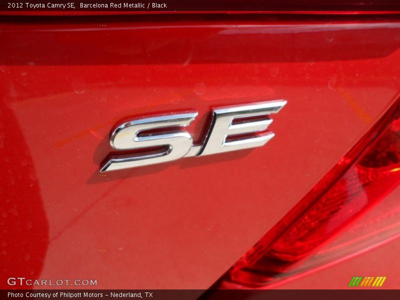 Barcelona Red Metallic / Black 2012 Toyota Camry SE