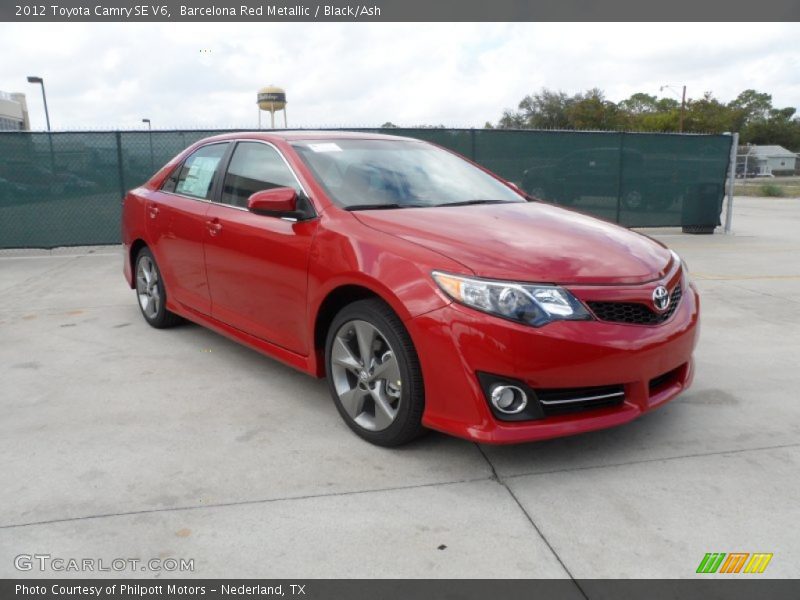 Front 3/4 View of 2012 Camry SE V6