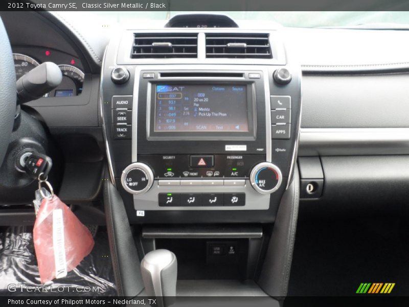 Classic Silver Metallic / Black 2012 Toyota Camry SE