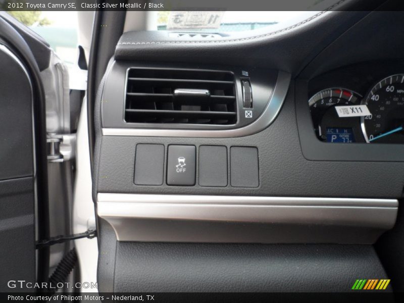 Classic Silver Metallic / Black 2012 Toyota Camry SE