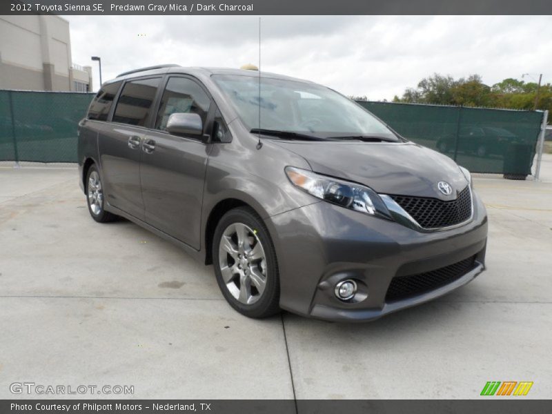 Front 3/4 View of 2012 Sienna SE