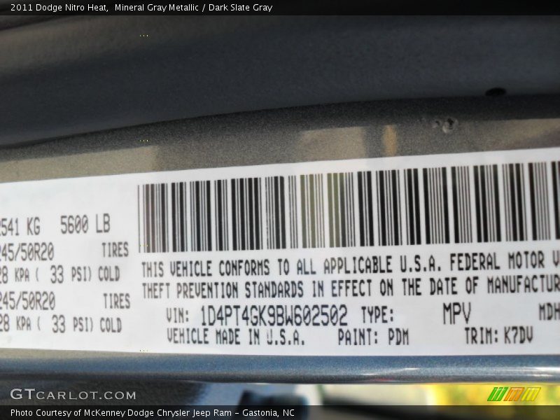 Mineral Gray Metallic / Dark Slate Gray 2011 Dodge Nitro Heat