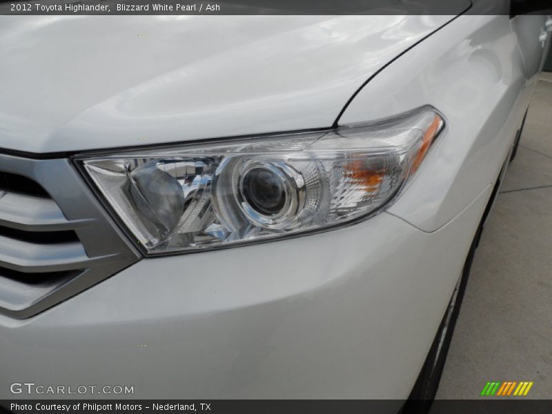 Blizzard White Pearl / Ash 2012 Toyota Highlander