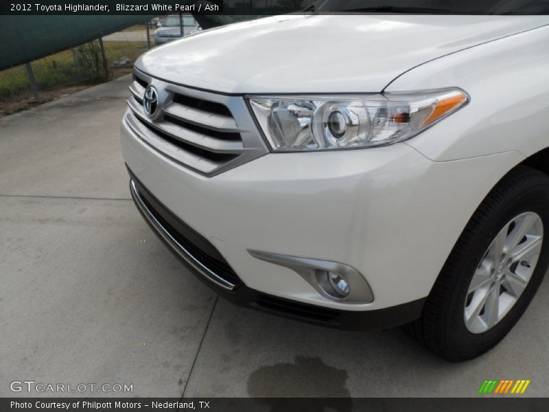 Blizzard White Pearl / Ash 2012 Toyota Highlander
