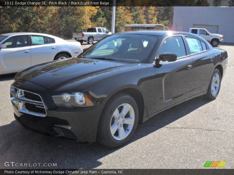 Pitch Black / Black/Light Frost Beige 2012 Dodge Charger SE