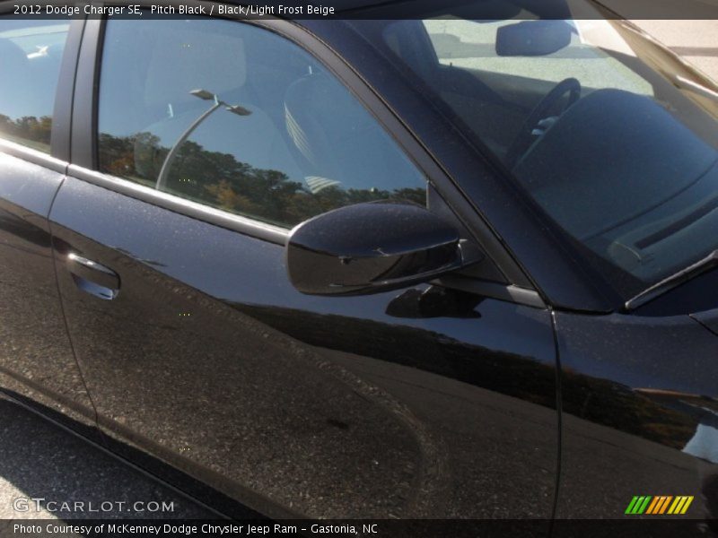 Pitch Black / Black/Light Frost Beige 2012 Dodge Charger SE