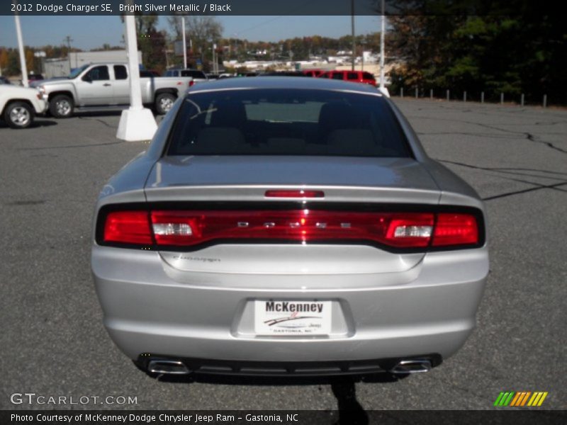 Bright Silver Metallic / Black 2012 Dodge Charger SE