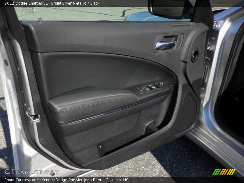 Bright Silver Metallic / Black 2012 Dodge Charger SE