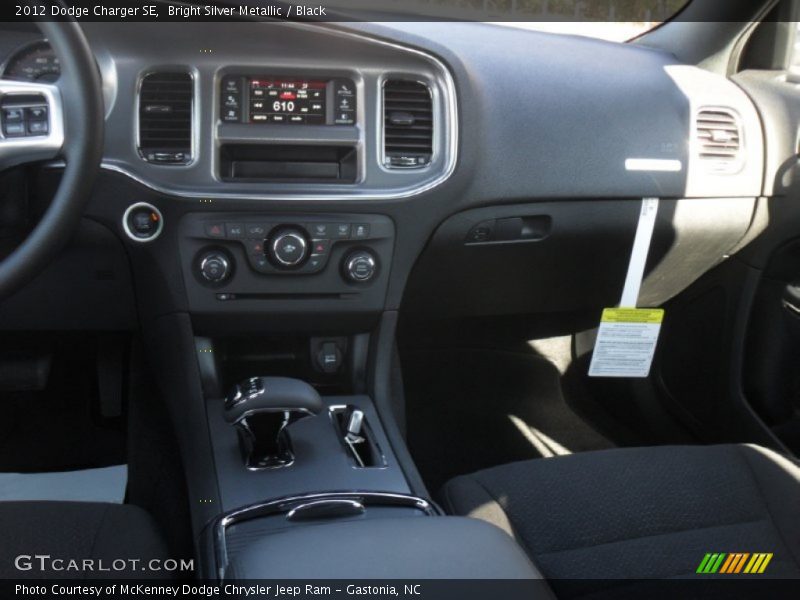 Bright Silver Metallic / Black 2012 Dodge Charger SE