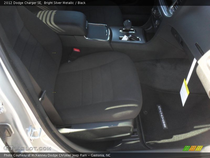 Bright Silver Metallic / Black 2012 Dodge Charger SE