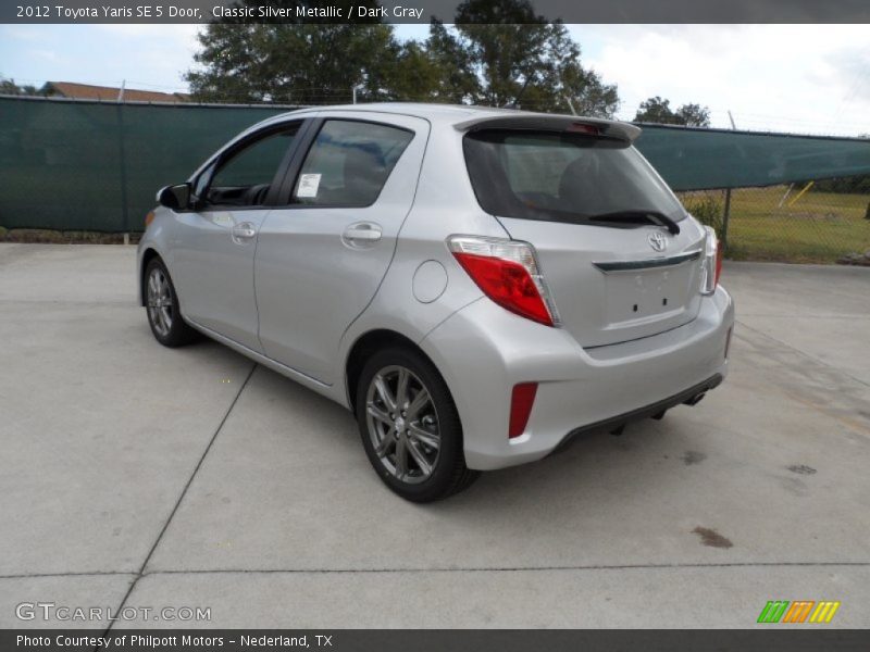 Classic Silver Metallic / Dark Gray 2012 Toyota Yaris SE 5 Door