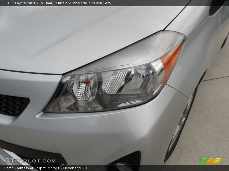 Classic Silver Metallic / Dark Gray 2012 Toyota Yaris SE 5 Door